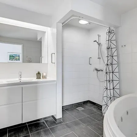 아파트 Gorgeous Apartment In Ebeltoft With Sauna *