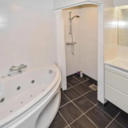 아파트 Gorgeous Apartment In Ebeltoft With Sauna
